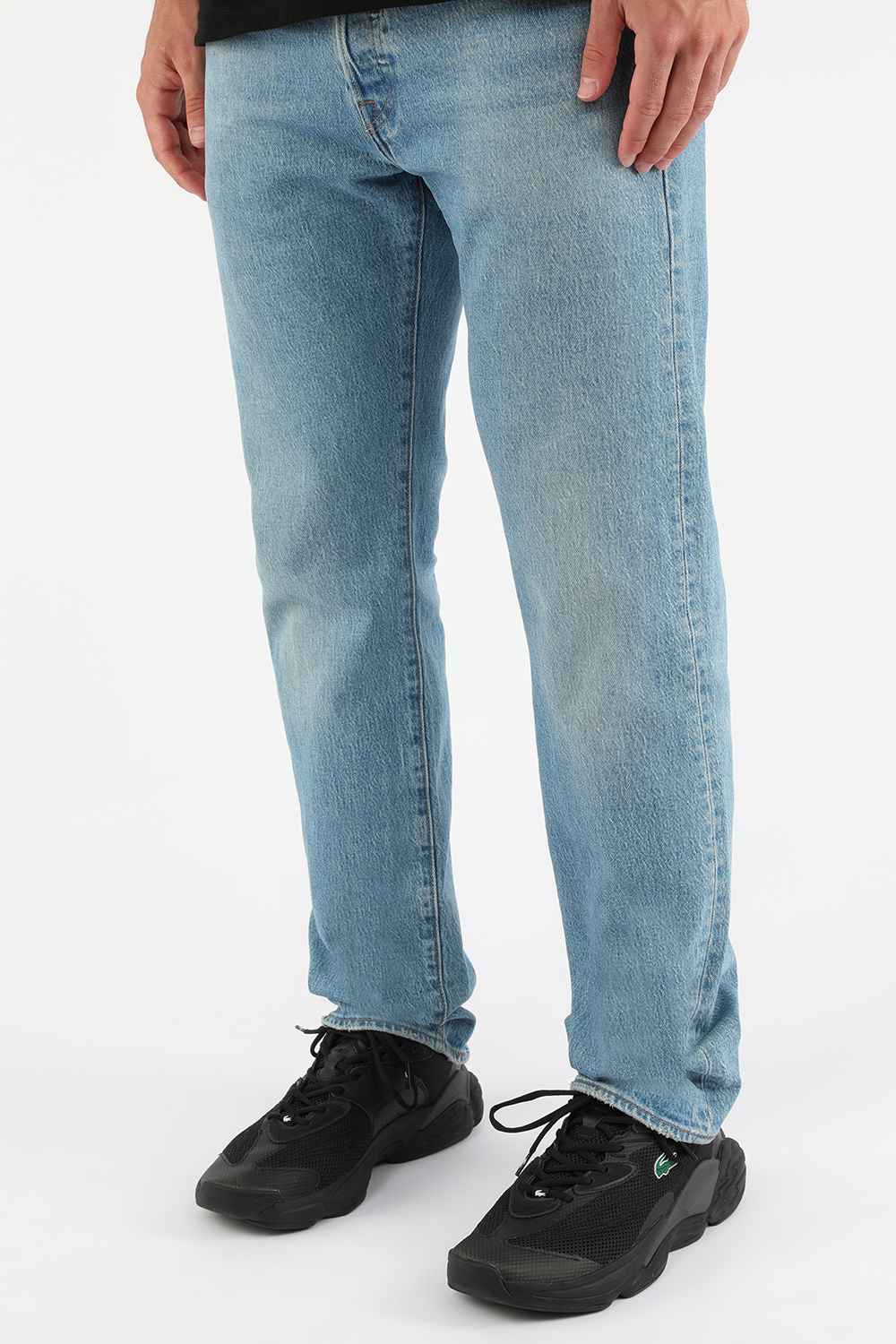 תמונת כל הלוק של נעלי ריצה אייסשוט